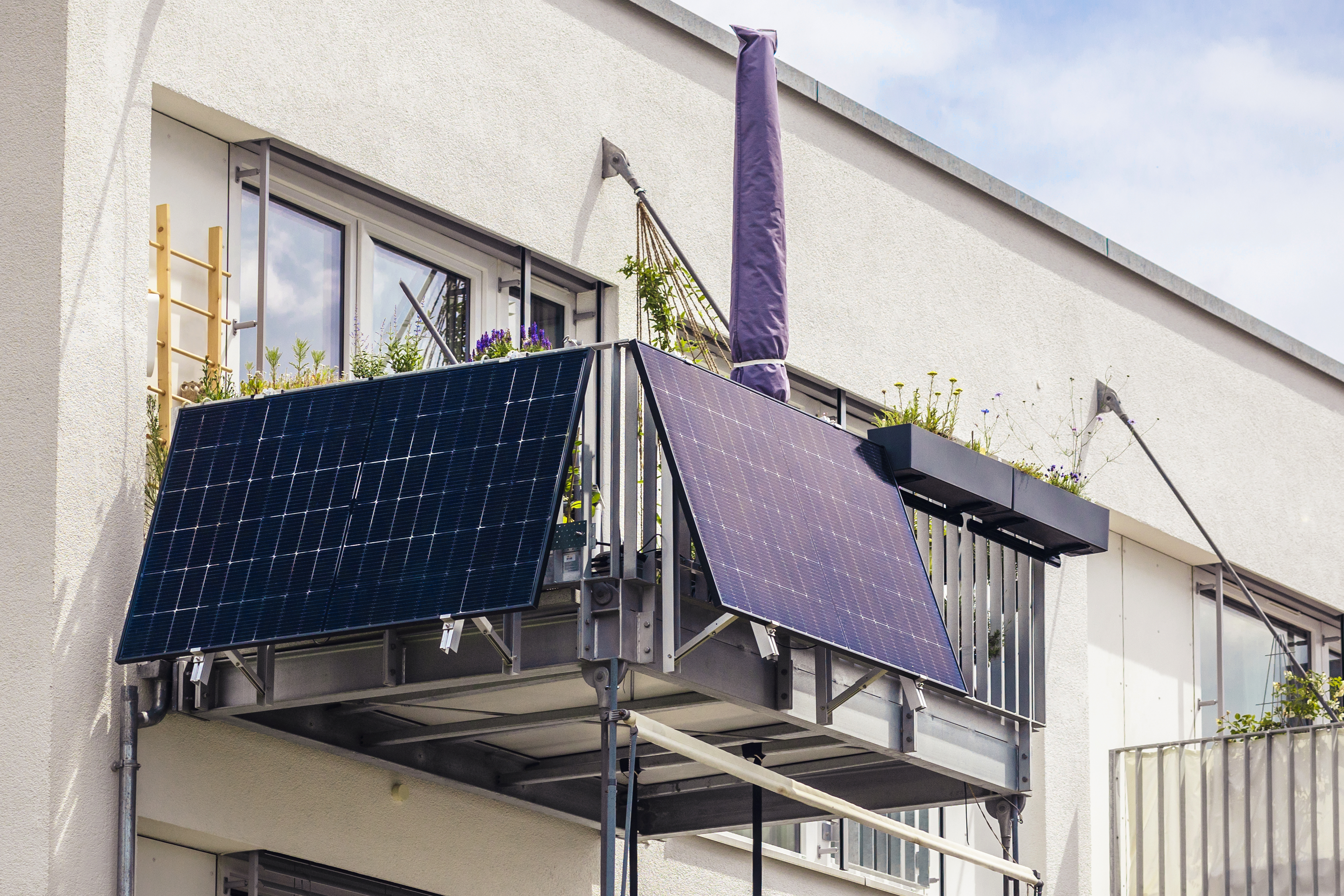 Steckersolargerät am Balkon